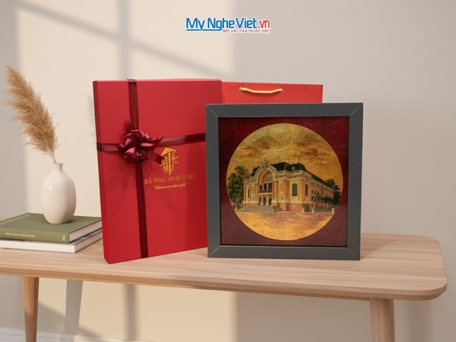 Tranh Sơn Mài Nhà Hát Thành Phố Hồ Chí Minh 35x35cm TBL014