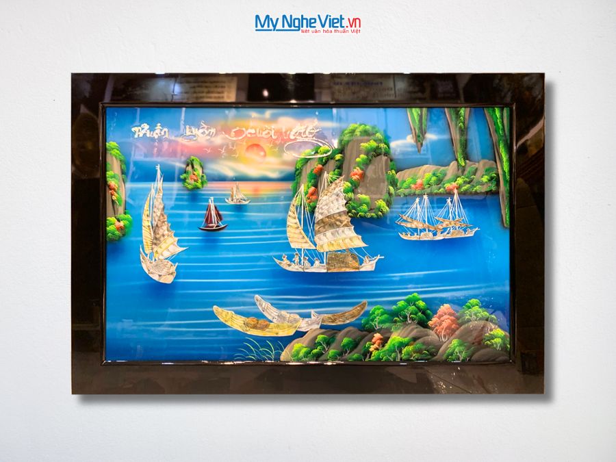 Tranh Sơn Mài Thuận Buồm Xuôi Gió Cẩn Ốc Nổi Nền Xanh 60x90cm TSM699