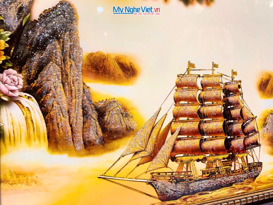 Tranh Sơn Mài Thuận Buồm Xuôi Gió Nền Vàng 63x84cm TSM689