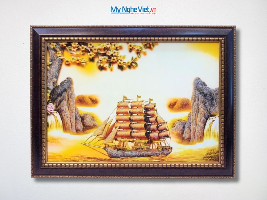 Tranh Sơn Mài Thuận Buồm Xuôi Gió Nền Vàng 63x84cm TSM689