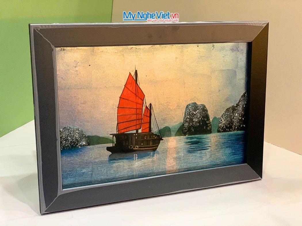 Tranh Sơn Mài Vịnh Hạ Long Dát Bạc Nền Xanh 25x35cm tsm2535.8