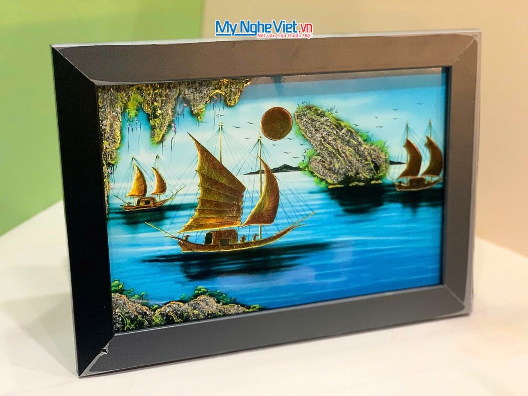 Tranh Sơn Mài Vịnh Hạ Long Cẩn Trứng Nền Xanh 25x35cm tsm2535.6