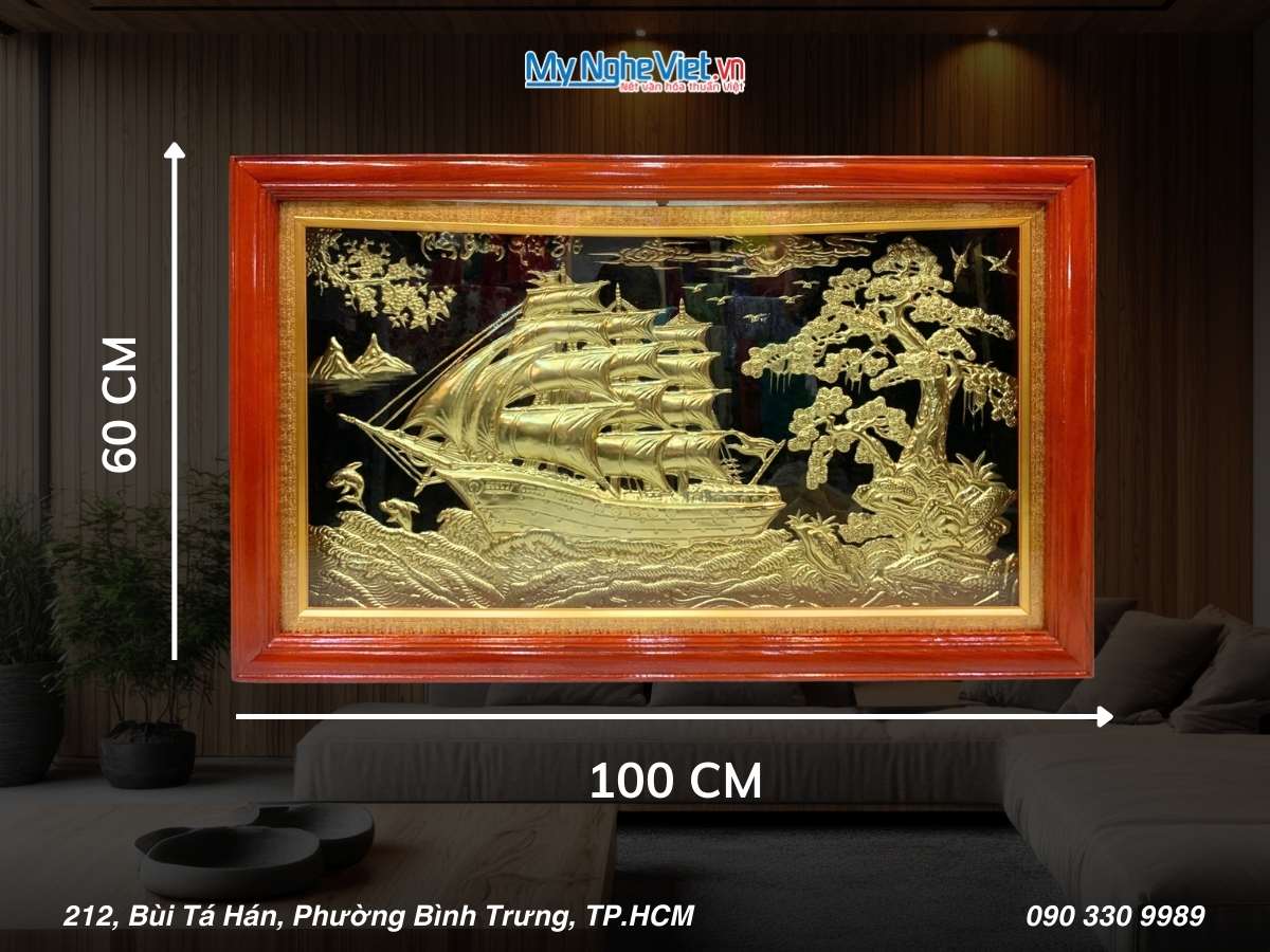 Tranh đồng thuyền Thuận Buồm Xuôi Gió Khung Gỗ hướng sang trái 60x100 MNV-DD60100-1